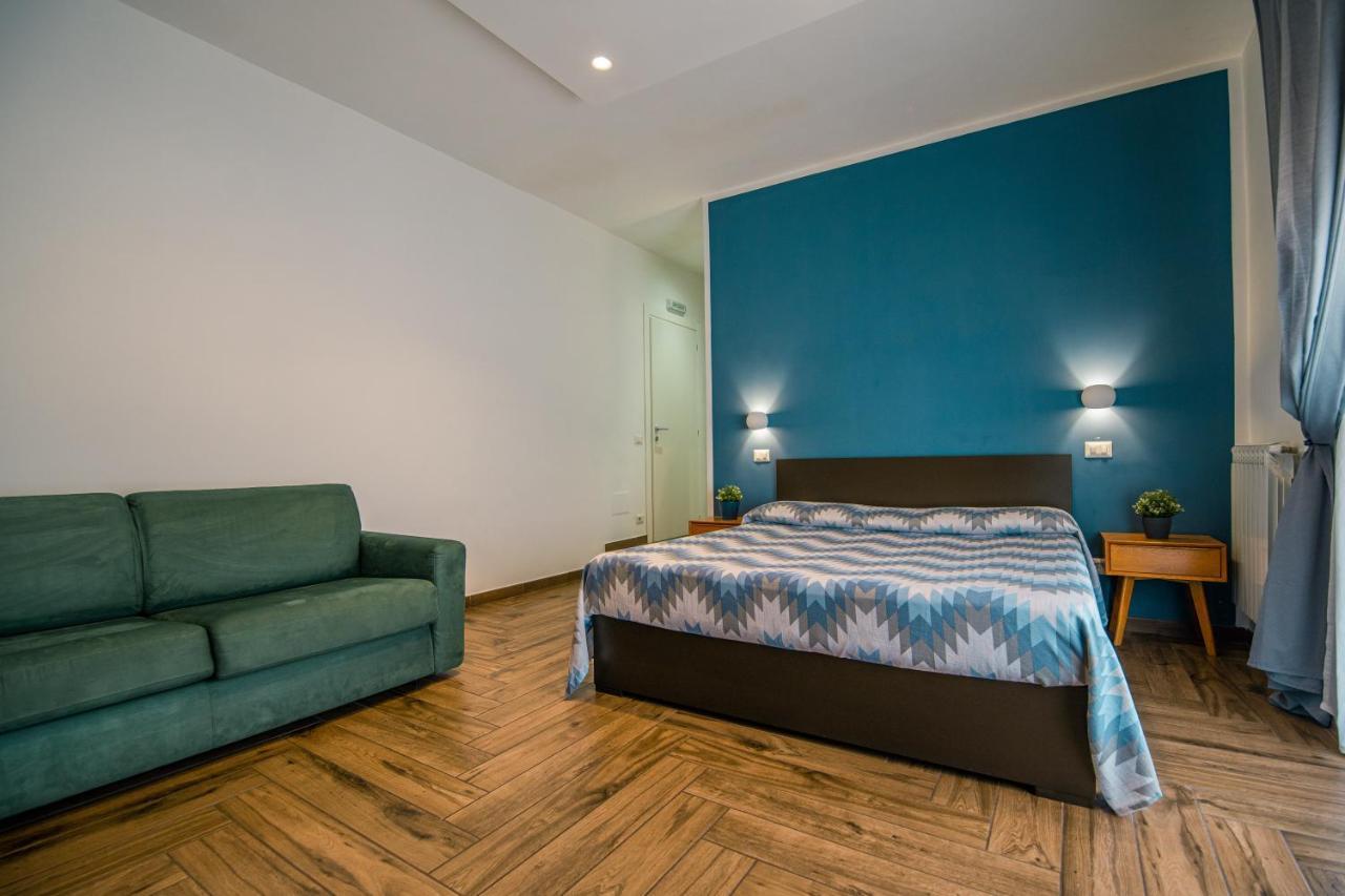 Frühstückspension Hub Ferroviario - 12 Posti Letto Per Il Tuo Gruppo A Con Wifi E Netflix Neapel