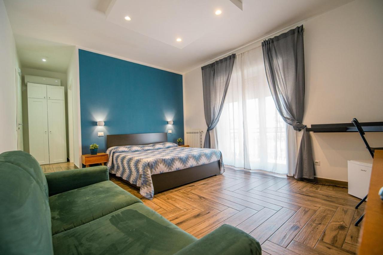 Hub Ferroviario - 12 Posti Letto Per Il Tuo Gruppo A Con Wifi E Netflix Neapel