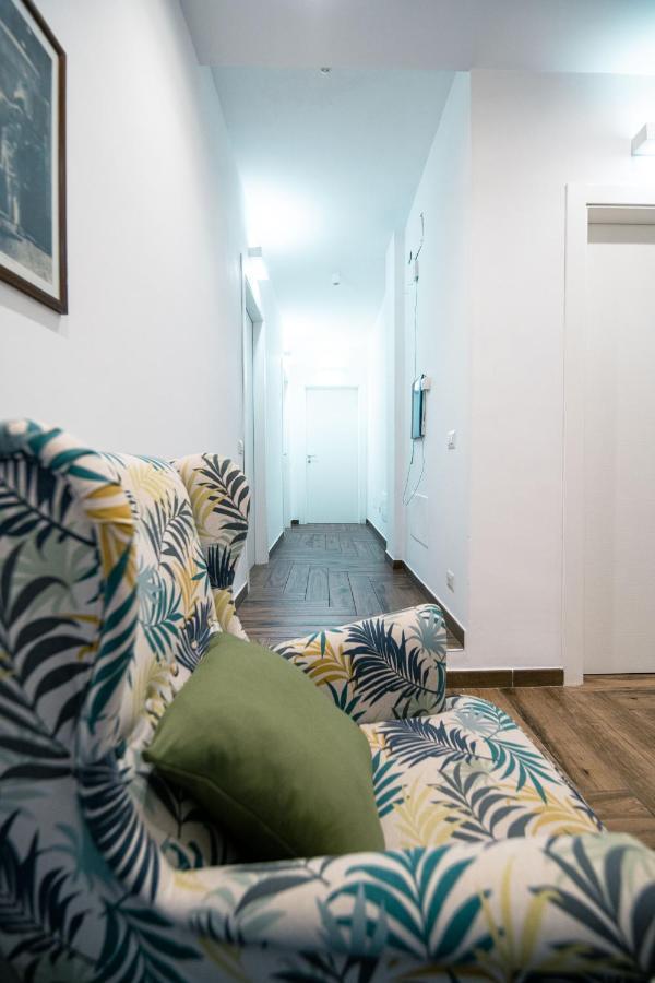 Hub Ferroviario - 12 Posti Letto Per Il Tuo Gruppo A Con Wifi E Netflix * Neapel