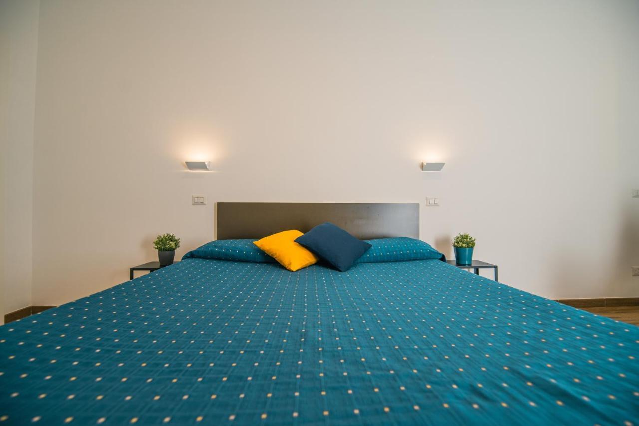 Hub Ferroviario - 12 Posti Letto Per Il Tuo Gruppo A Con Wifi E Netflix * Neapel